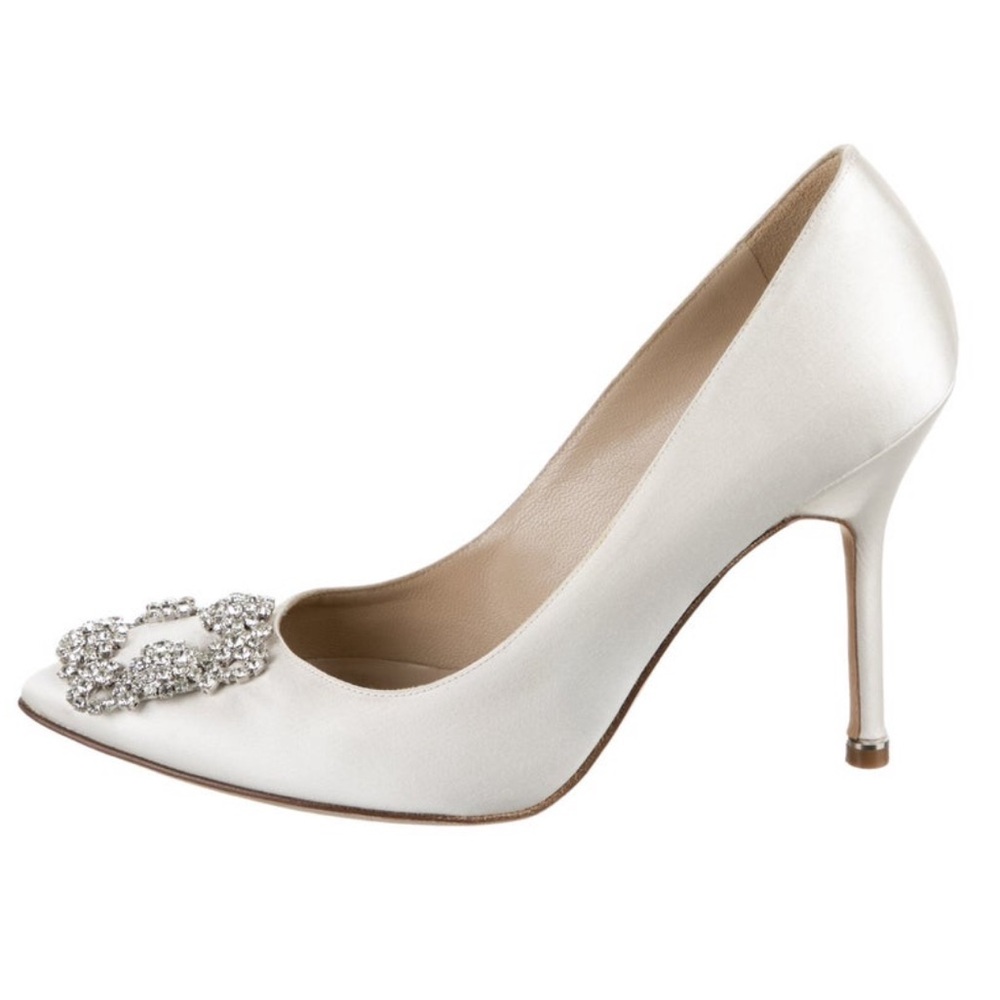 Manolo Blahnik
Satin Crystal Embellishments Pumps